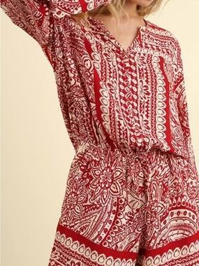 Umgee Red and White Printed V-Neck Romper Size Large
